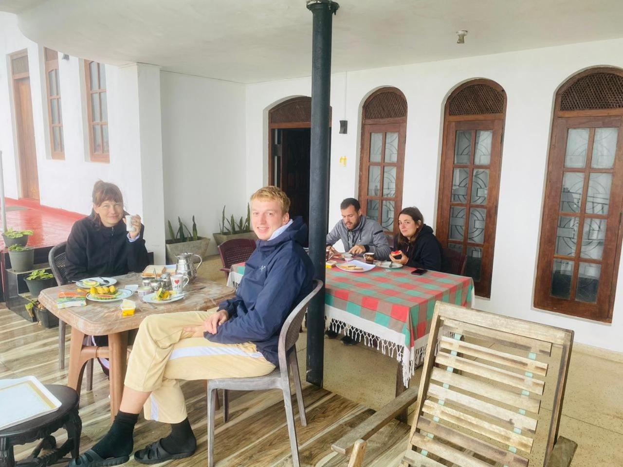 Farah Guest Inn هابيوتيل المظهر الخارجي الصورة